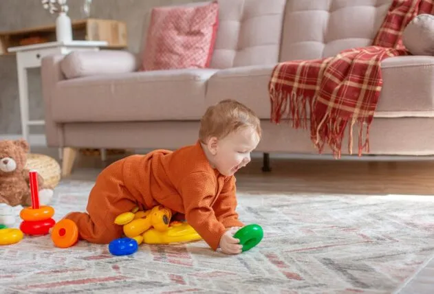 Brinquedos para bebê de 8 meses: o que observar antes de comprar